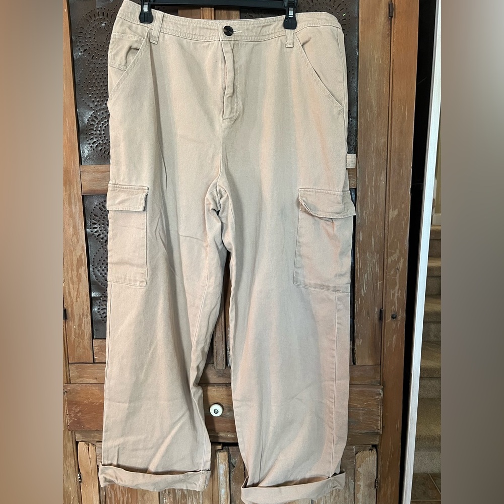 👗Sandy Liang Tan Cropped Cargo Pants  size 14